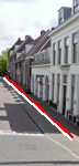 een straat met 18 rijtjeshuizen is ongeveer 1 hectometer lang